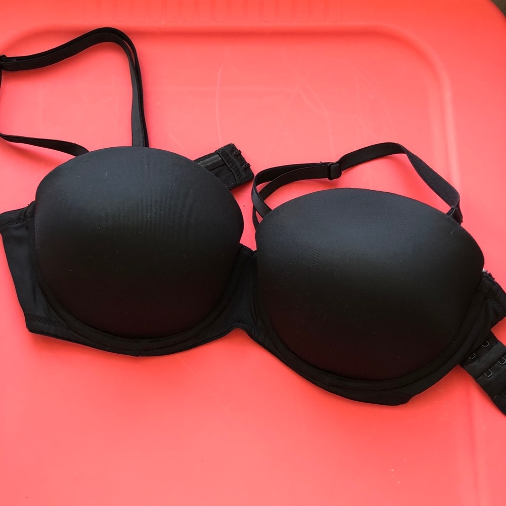 PINK Victoria’s Secret Black Strapless Push-Up Bra